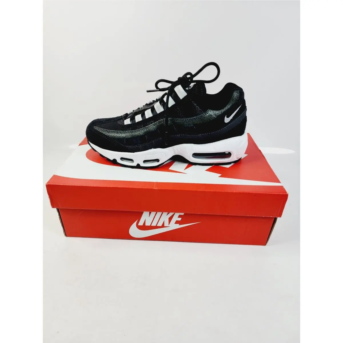 Nike shoes - Black 5