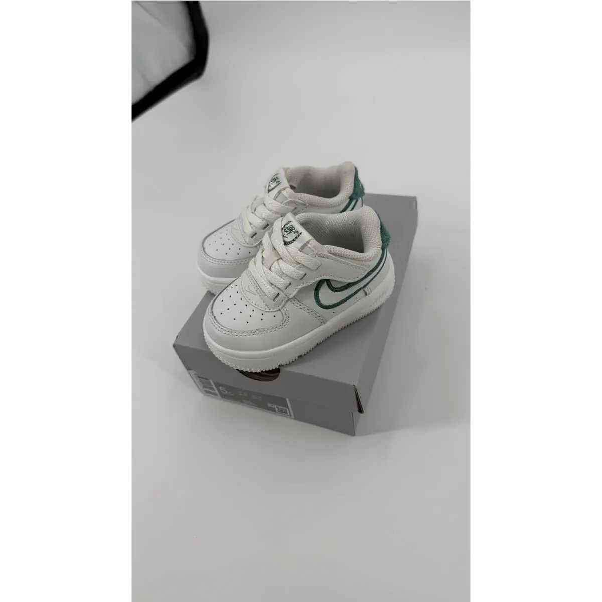 Nike shoes - Force 1 Low EasyOn LV8 3 (TD) FZ3368-100 - White 3