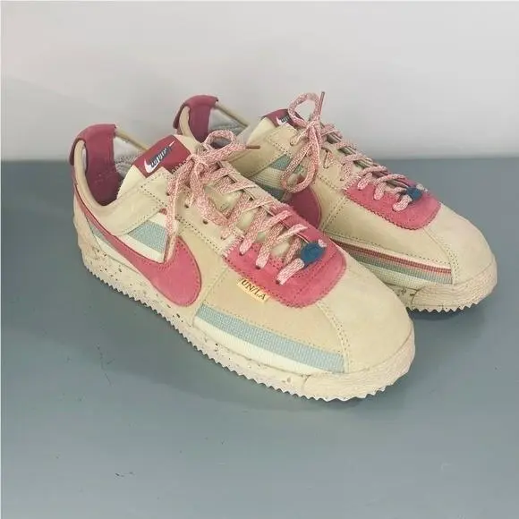 Nike shoes - Beige (UPC: 195870589677) 0