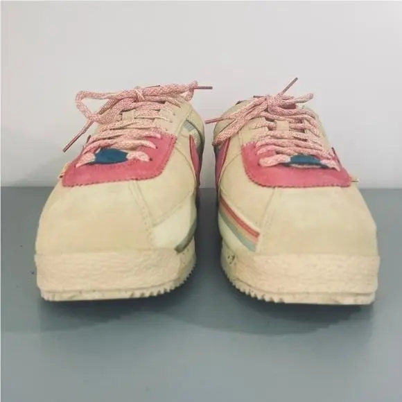 Nike shoes - Beige (UPC: 195870589677) 2