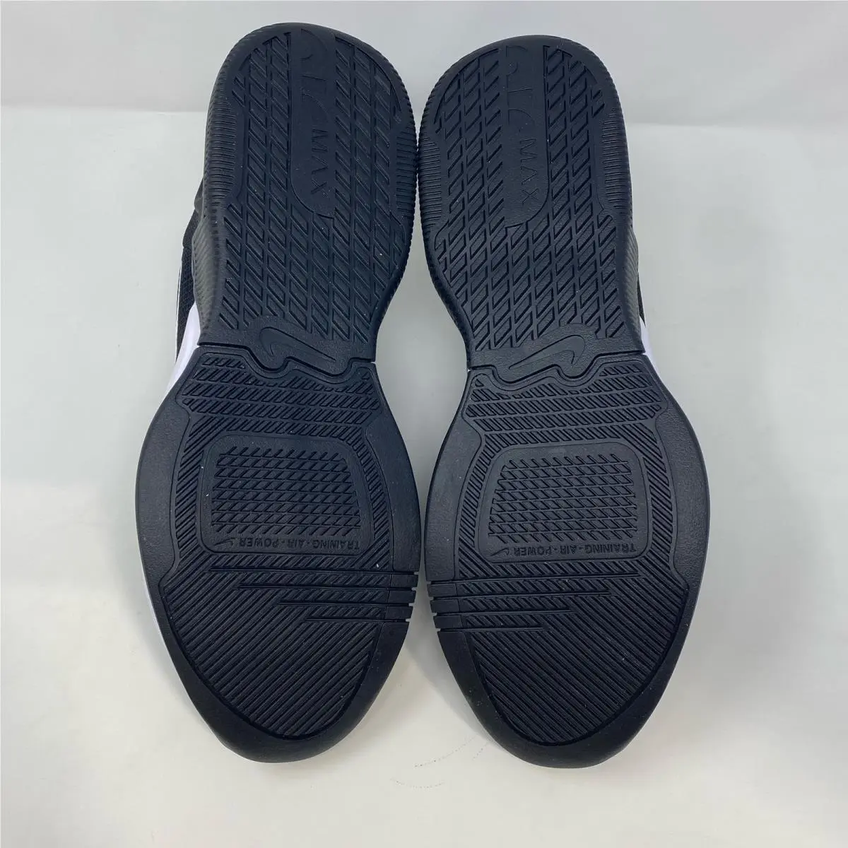 Nike shoes - Black/White (UPC: 0196149183978) 2