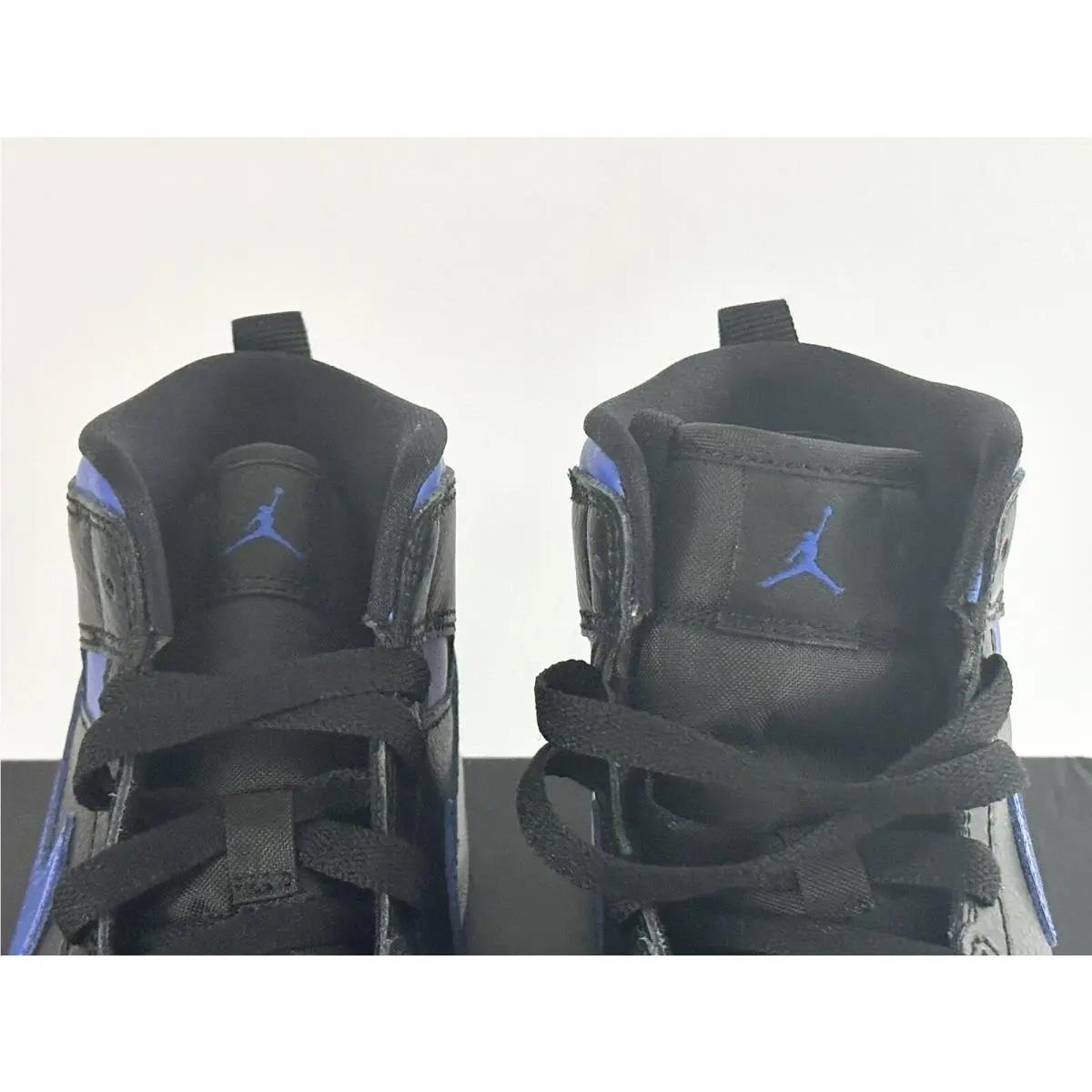 Nike shoes - Jordan 1 - Black 3