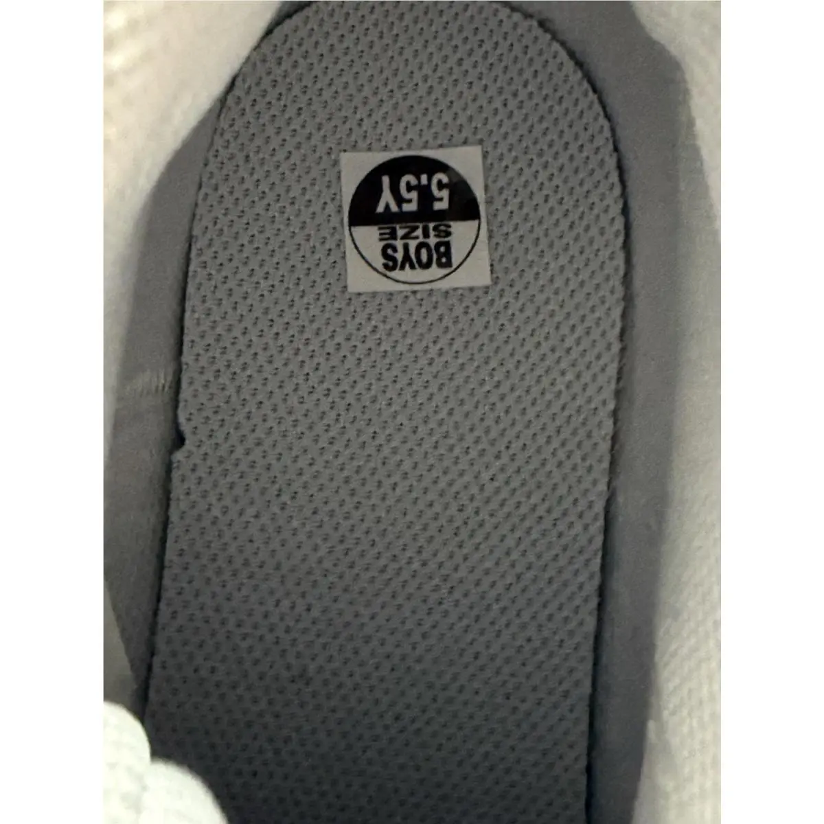 Nike shoes - Nike Essentialist - Essentialist - White (UPC: 193658329286) 4