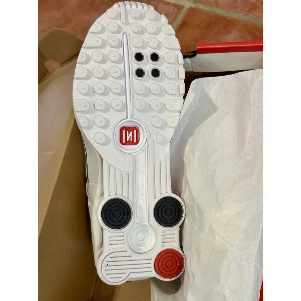 Nike shoes - Nike Shox R4 - Shox - White (UPC: 197863953045) 4