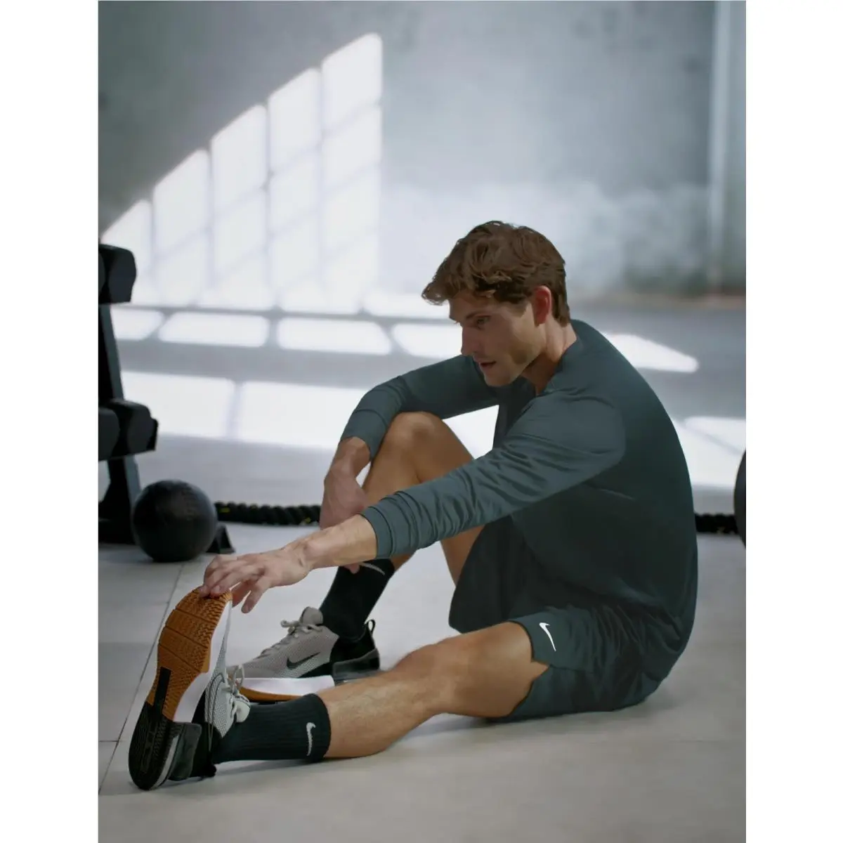 Nike shoes - Gray (UPC: 197862880625) 0