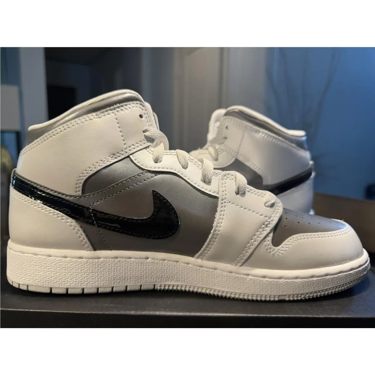 Nike shoes - Jordan 1 Mid - Mid - HV4400-014 - Photon Dust / Blue Chill 1