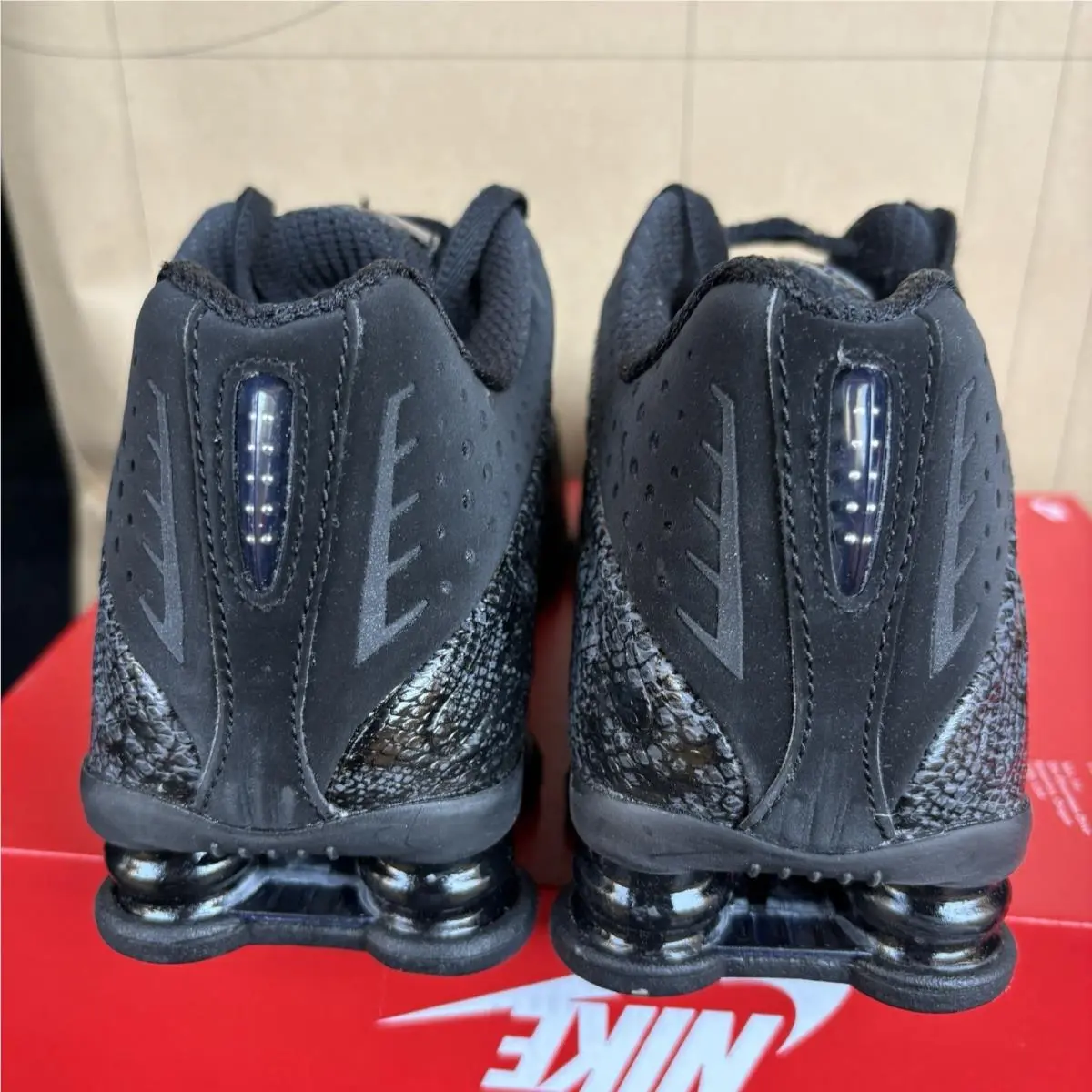 Nike shoes - Nike Shox - Shox - IM6050-001 - Black 3