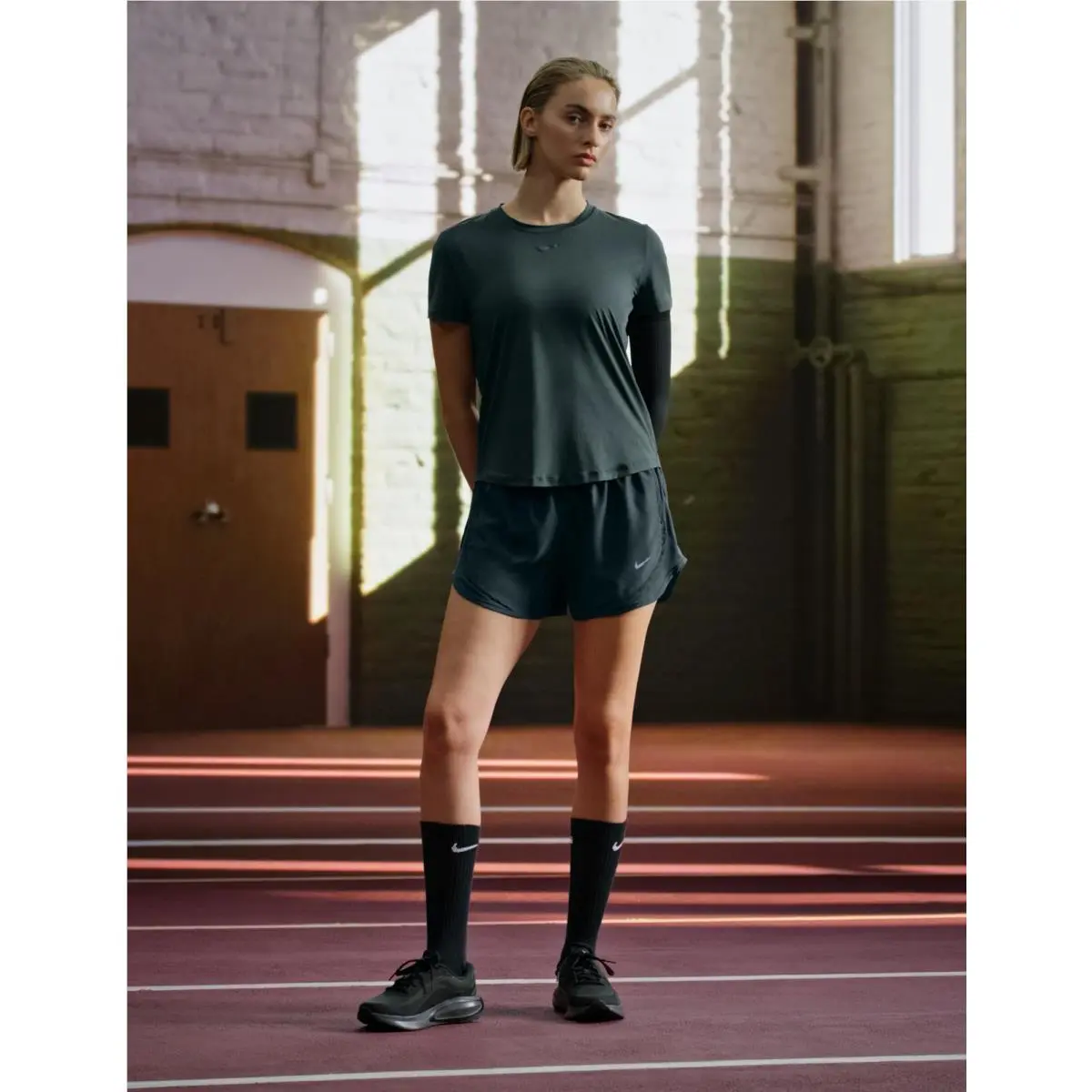 Nike shoes - Black (UPC: 197593733283) 1