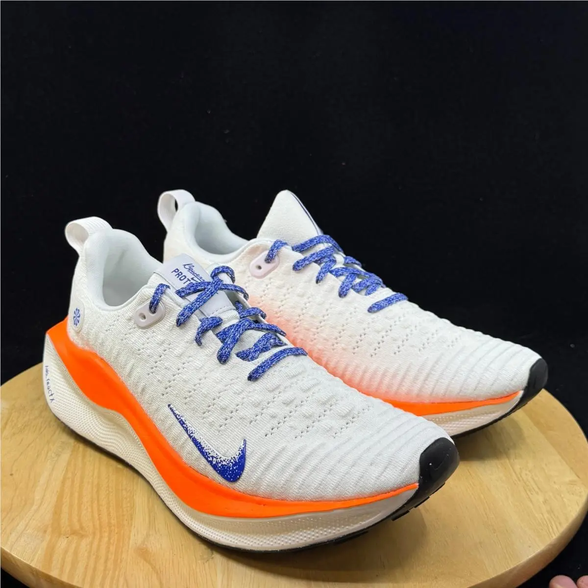 Nike shoes - White 2