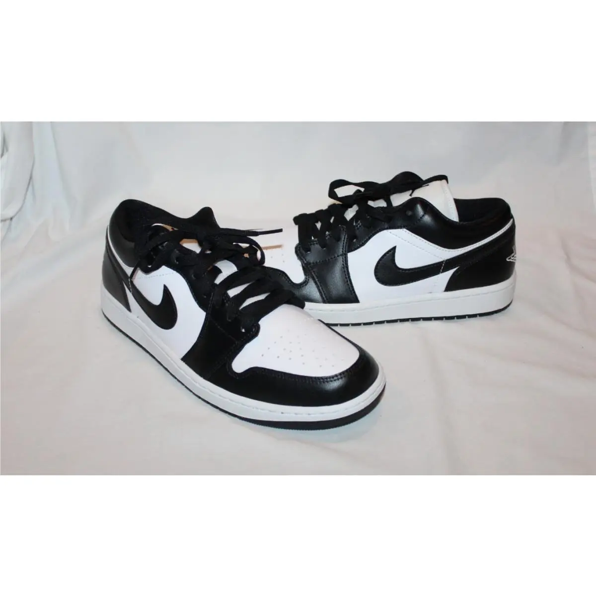 Nike shoes - Nike Air Jordan 1 - Air - Black/ White 1