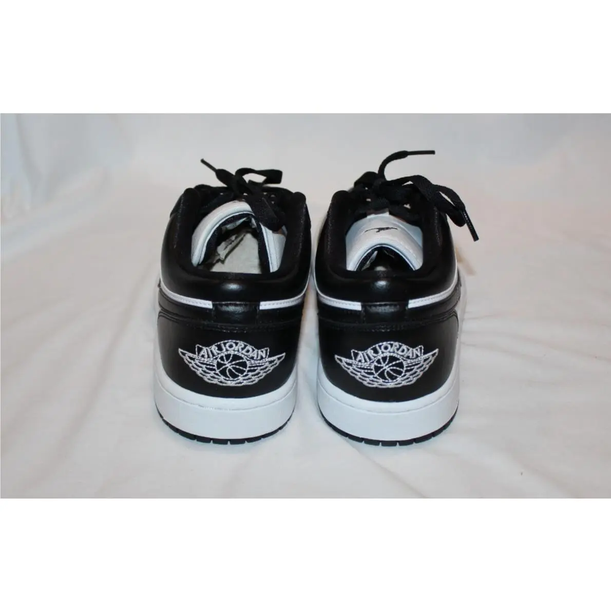 Nike shoes - Nike Air Jordan 1 - Air - Black/ White 3