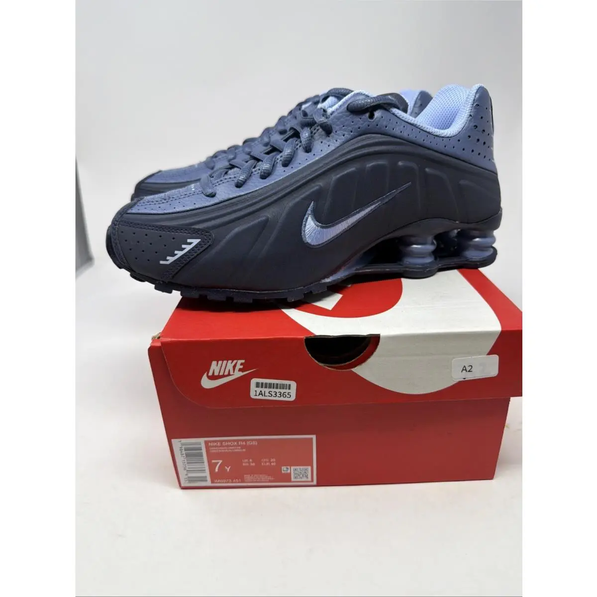 Nike Shox R4 GS In Obsidian/aluminum Youth 7