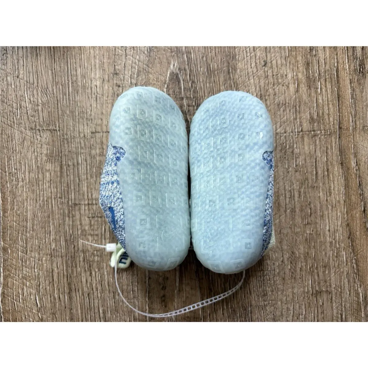 Nike shoes - Blue (UPC: 0198726873777) 1