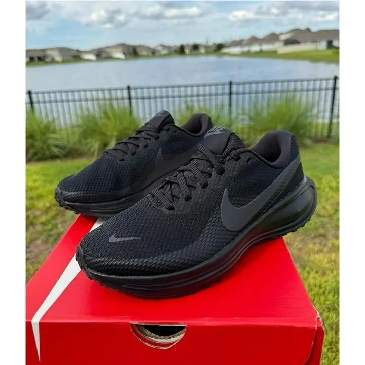 Nike shoes - Nike Revolution - Revolution - Black 2