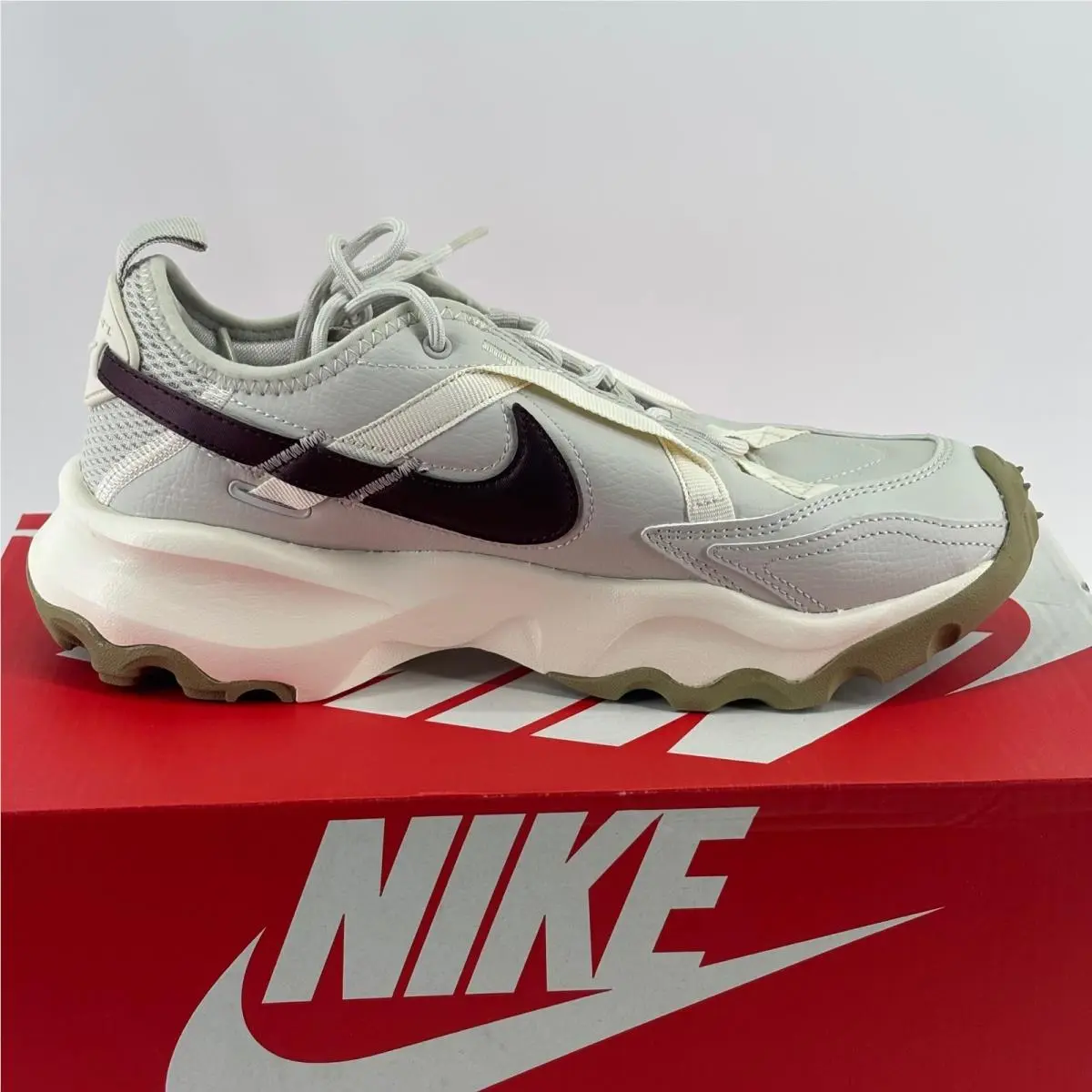 Nike shoes - Nike TC 7900 - Ivory 0