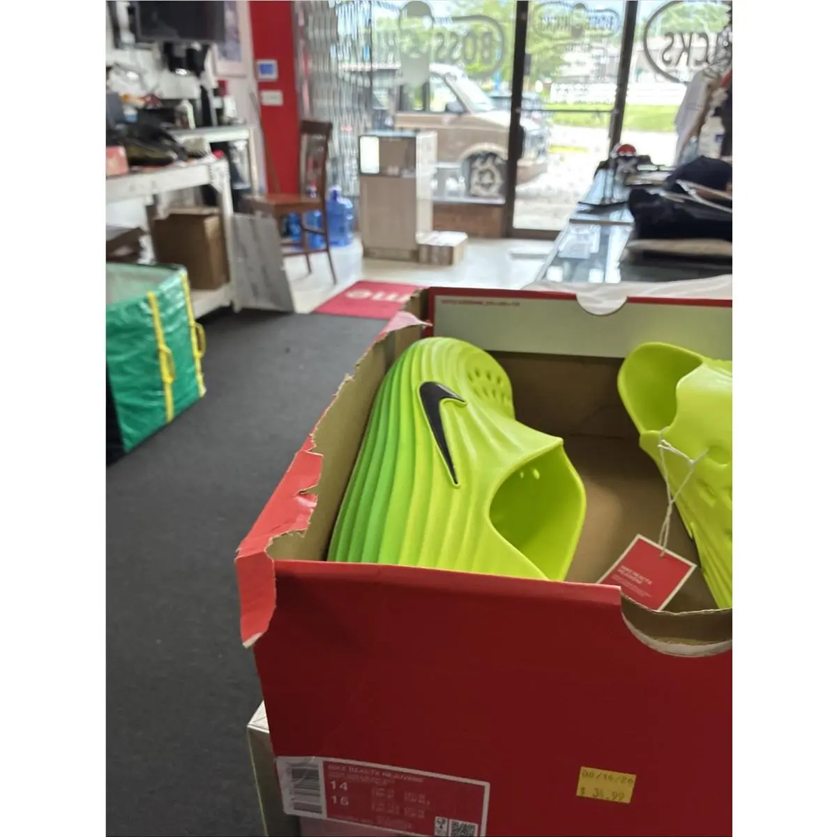 Nike shoes - HV5060 300 - Green Strike/Volt/Black 14