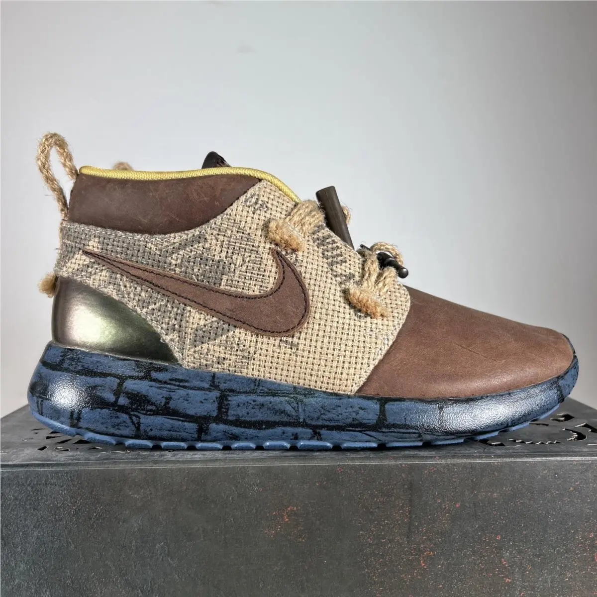 Nike shoes - Brown 3