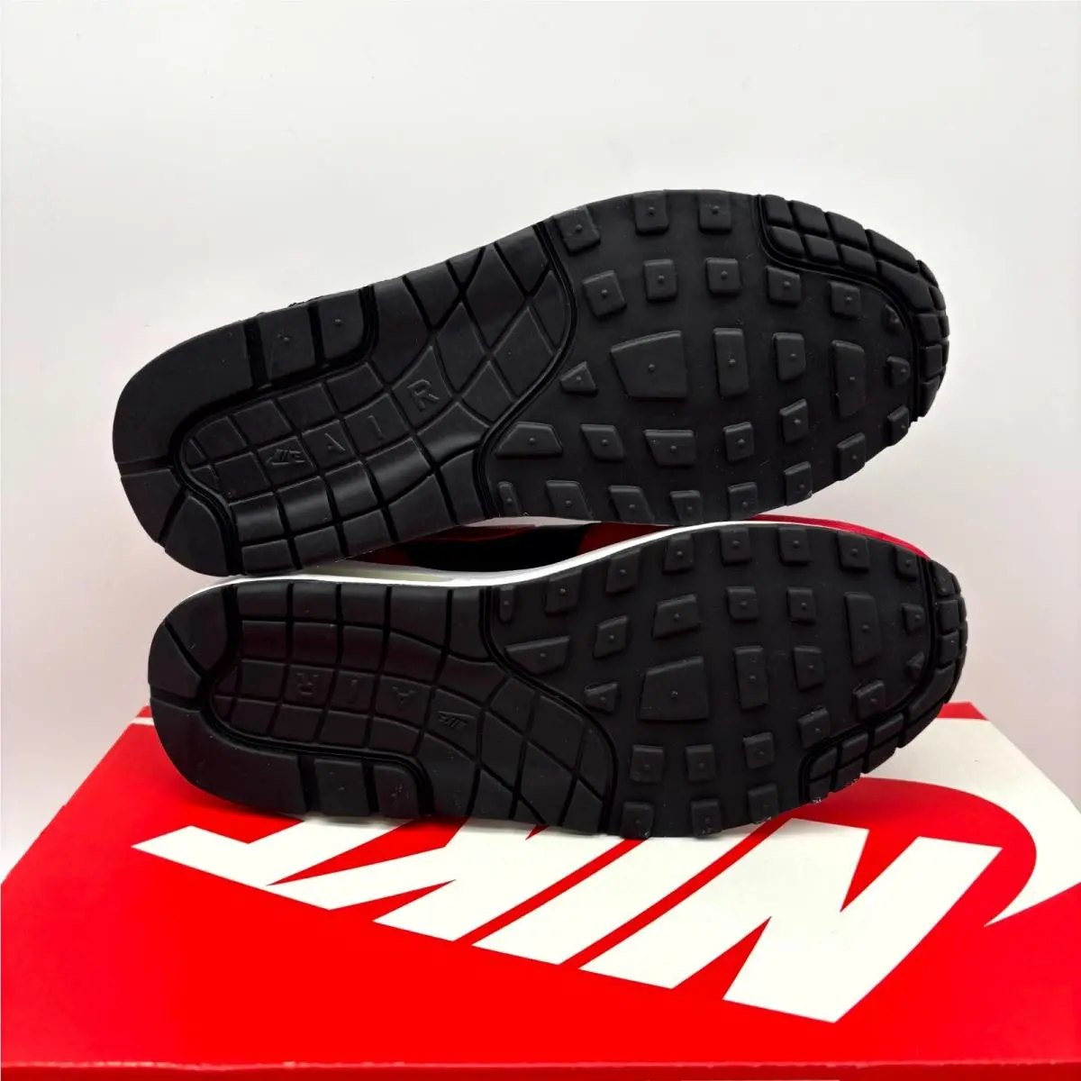 Nike shoes - Nike Air Max 1 GS - 555766-048 - Black Gym Red 3