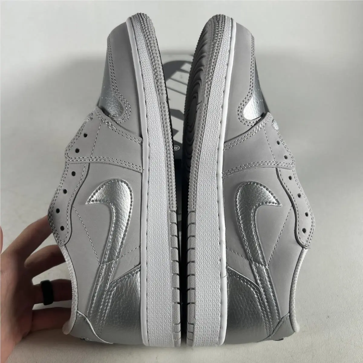 Nike shoes - Air Jordan 1 - Air - Gray 7
