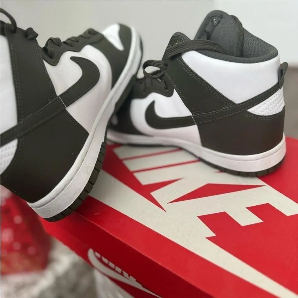 Nike shoes - Green 2