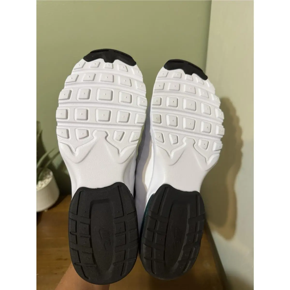 Nike shoes - Nike Air Max Invigor - Air Max Invigor - White 4