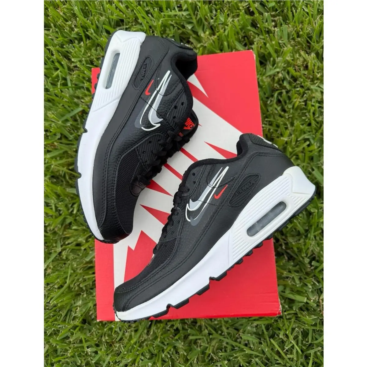Nike shoes - Nike Essentialist - Essentialist - BLACK / WHITE 1