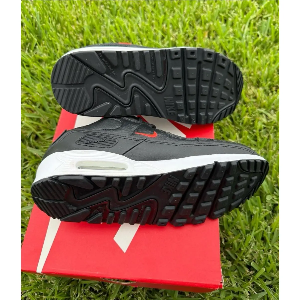 Nike shoes - Nike Essentialist - Essentialist - BLACK / WHITE 2
