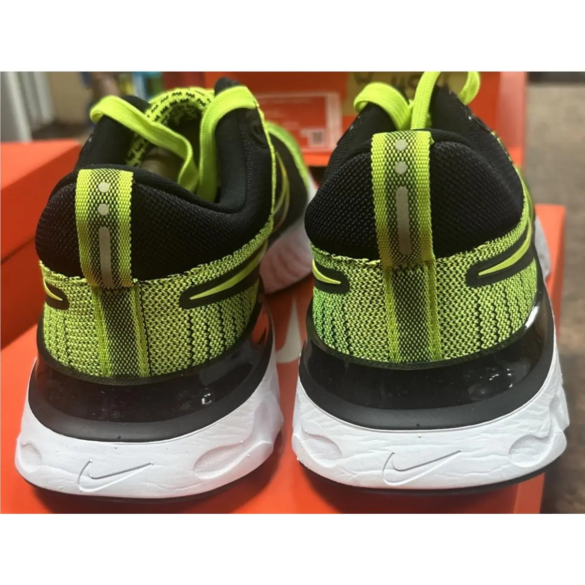Nike shoes - Black 2