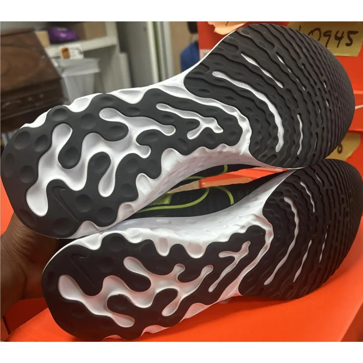 Nike shoes - Black 3