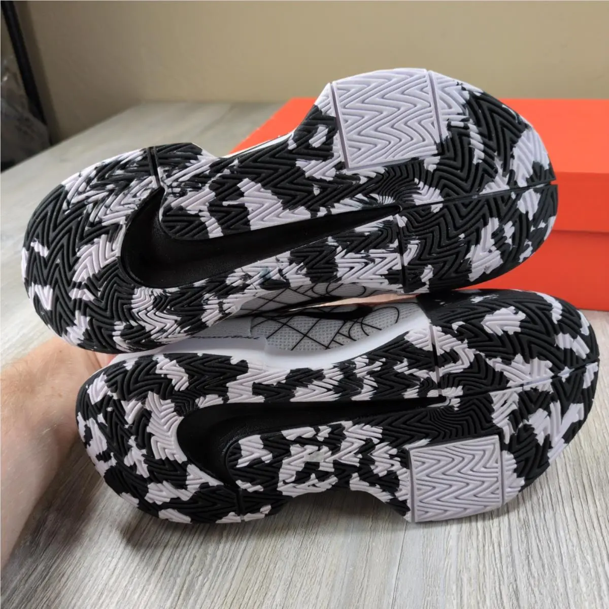 Nike shoes - White 3