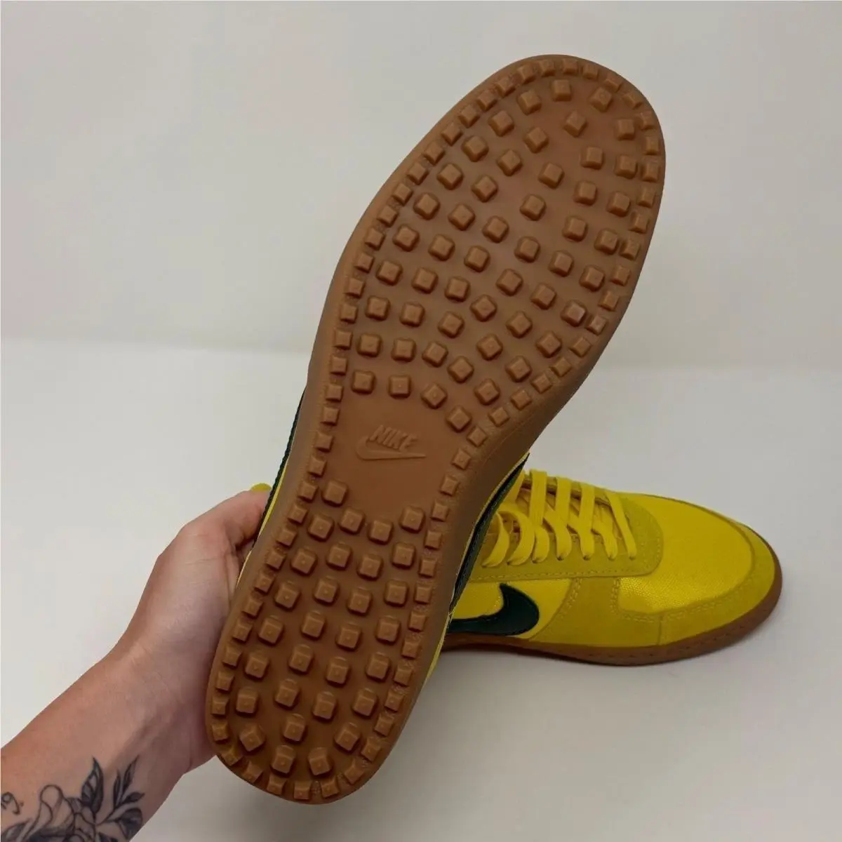 Nike shoes - Yellow 5