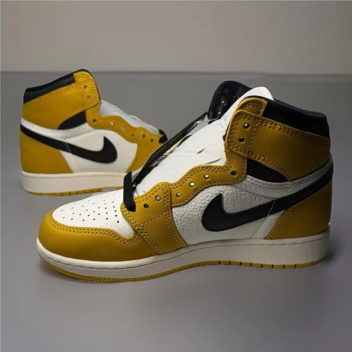 Nike shoes - Air Jordan 1 - Air - Black 2