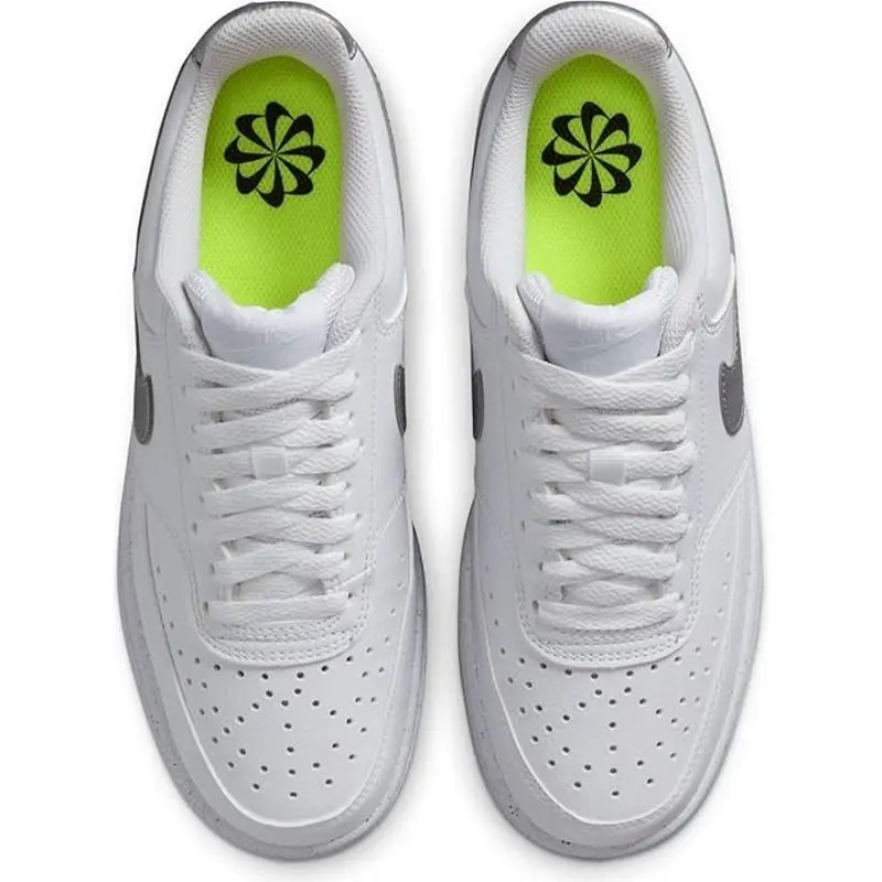 Nike shoes - White 4
