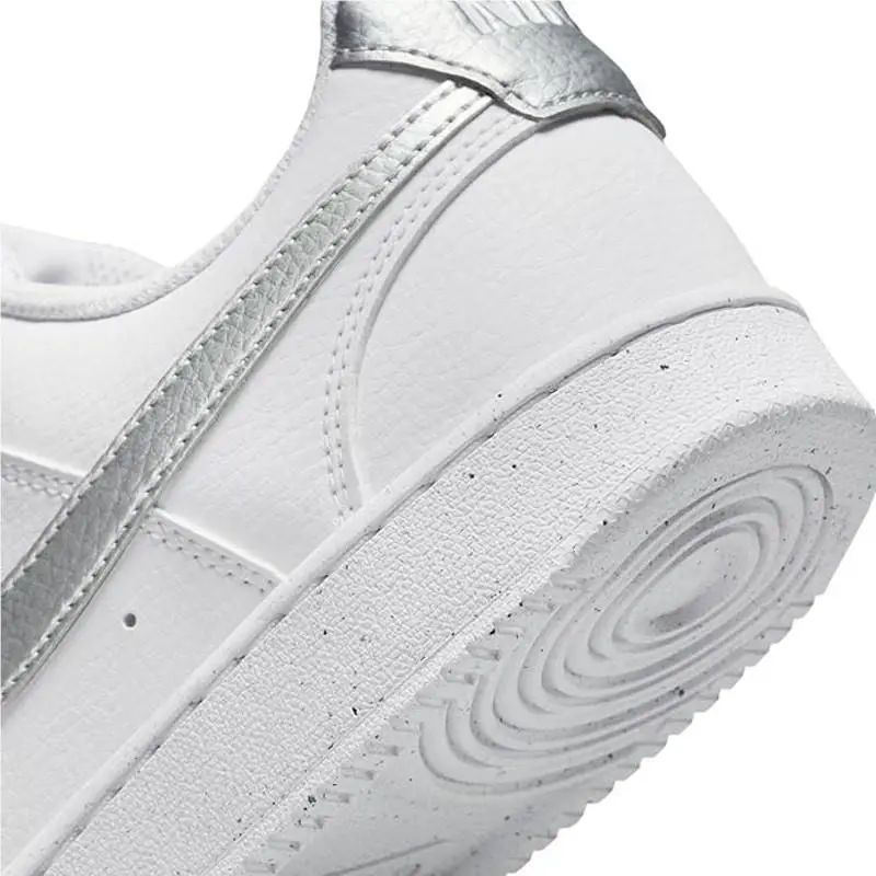 Nike shoes - White 2