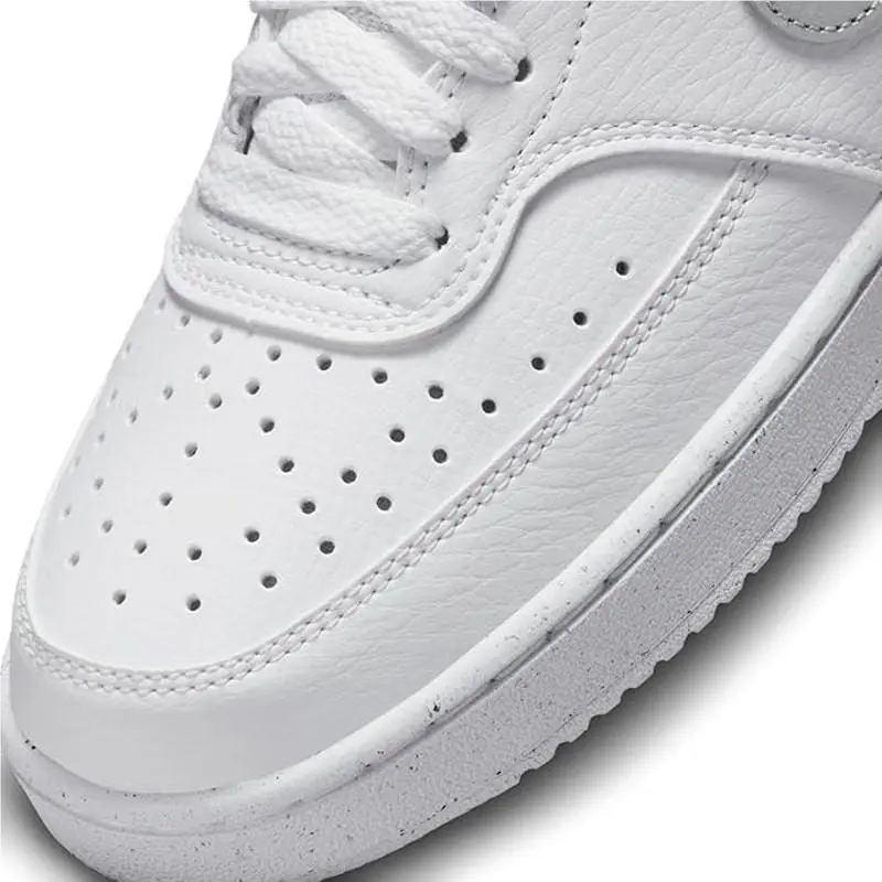 Nike shoes - White 3