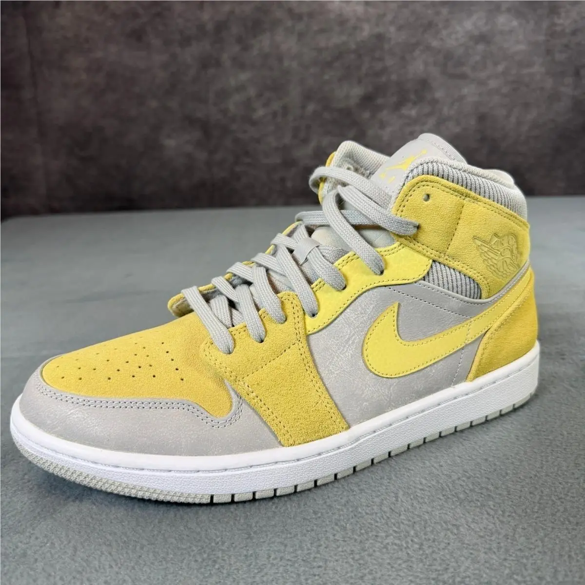 Nike shoes - Jordan 1 Mid - Mid - BQ6472-110 - Yellow 2