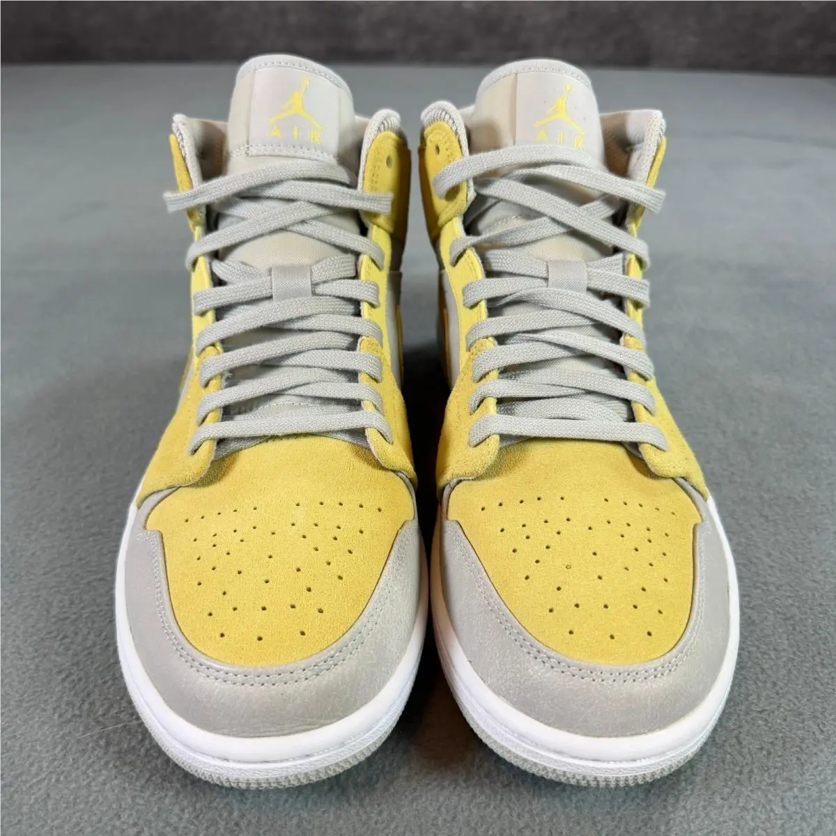 Nike shoes - Jordan 1 Mid - Mid - BQ6472-110 - Yellow 4