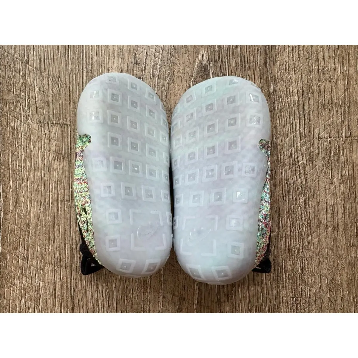 Nike shoes - Green (UPC: 0198483565670) 1