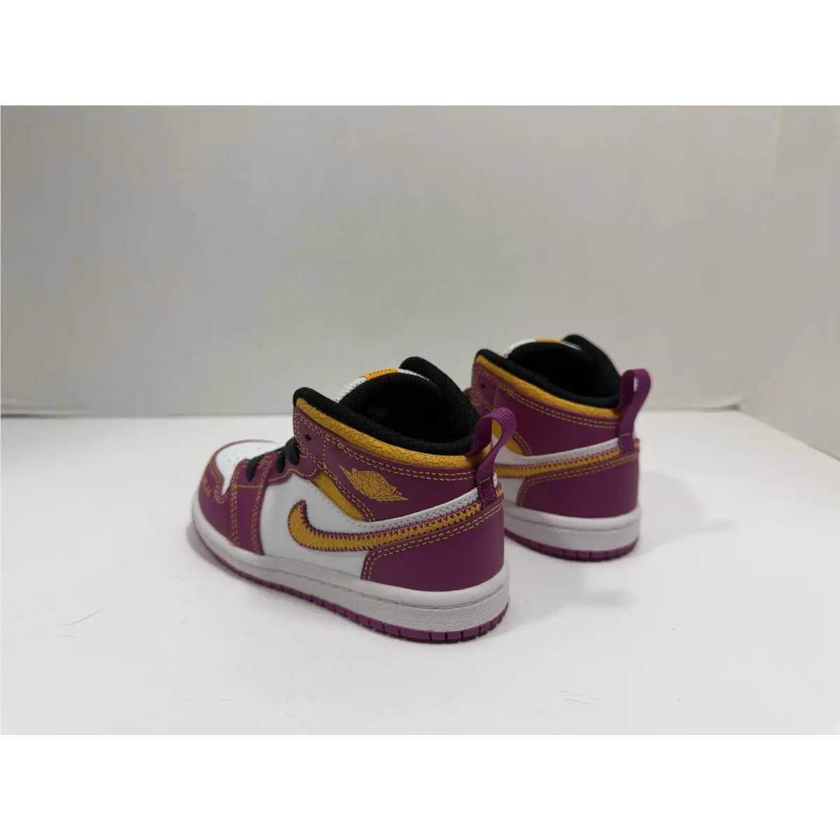 Nike shoes - Air Jordan 1 Mid - Air Mid - Multicolor 0
