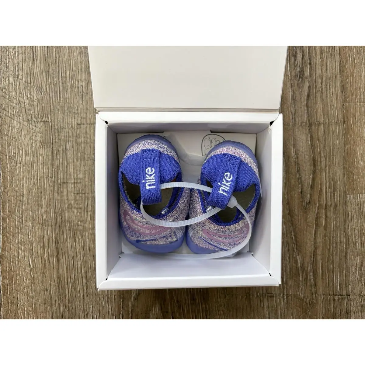 Nike shoes - Blue (UPC: 0198726882809) 0