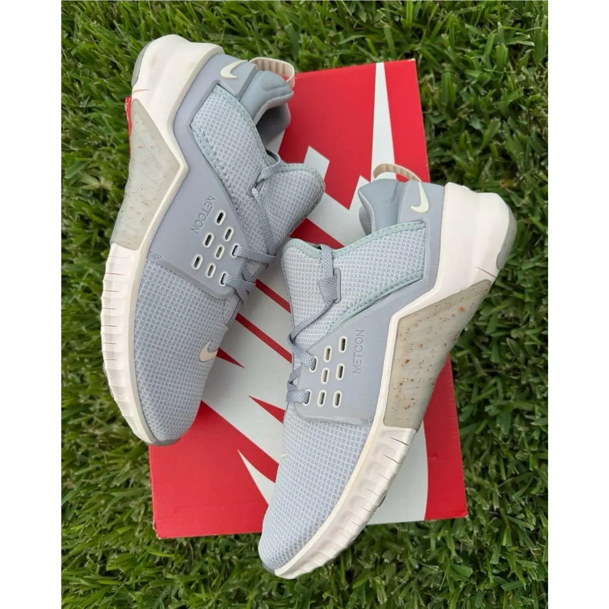 Nike shoes - Nike Essentialist - Essentialist - Beige 0