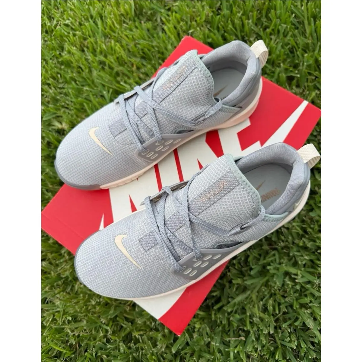 Nike shoes - Nike Essentialist - Essentialist - Beige 1