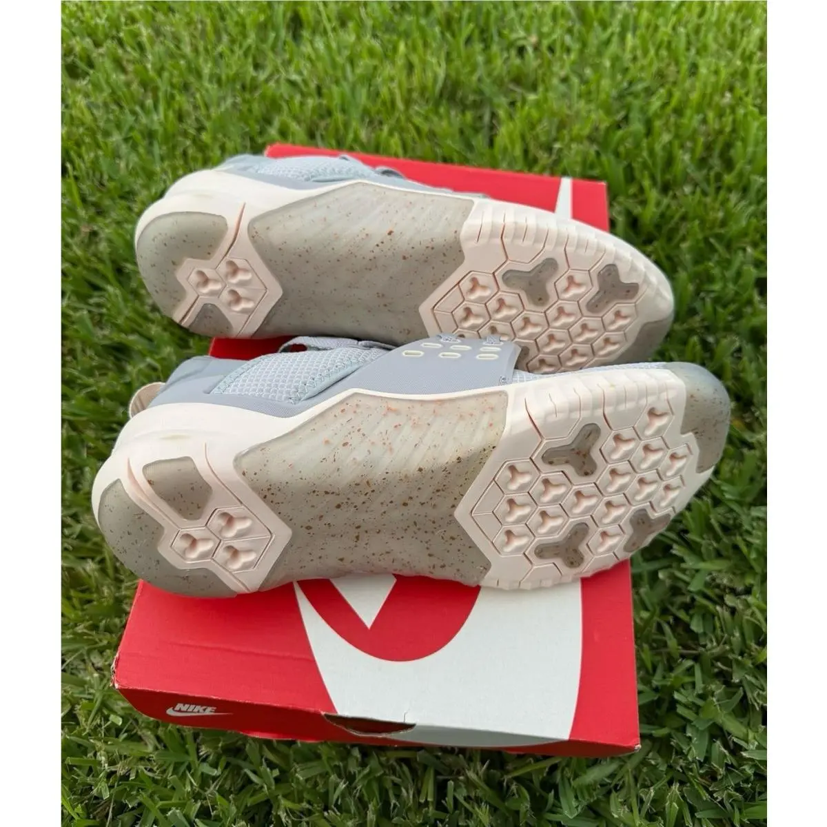 Nike shoes - Nike Essentialist - Essentialist - Beige 2