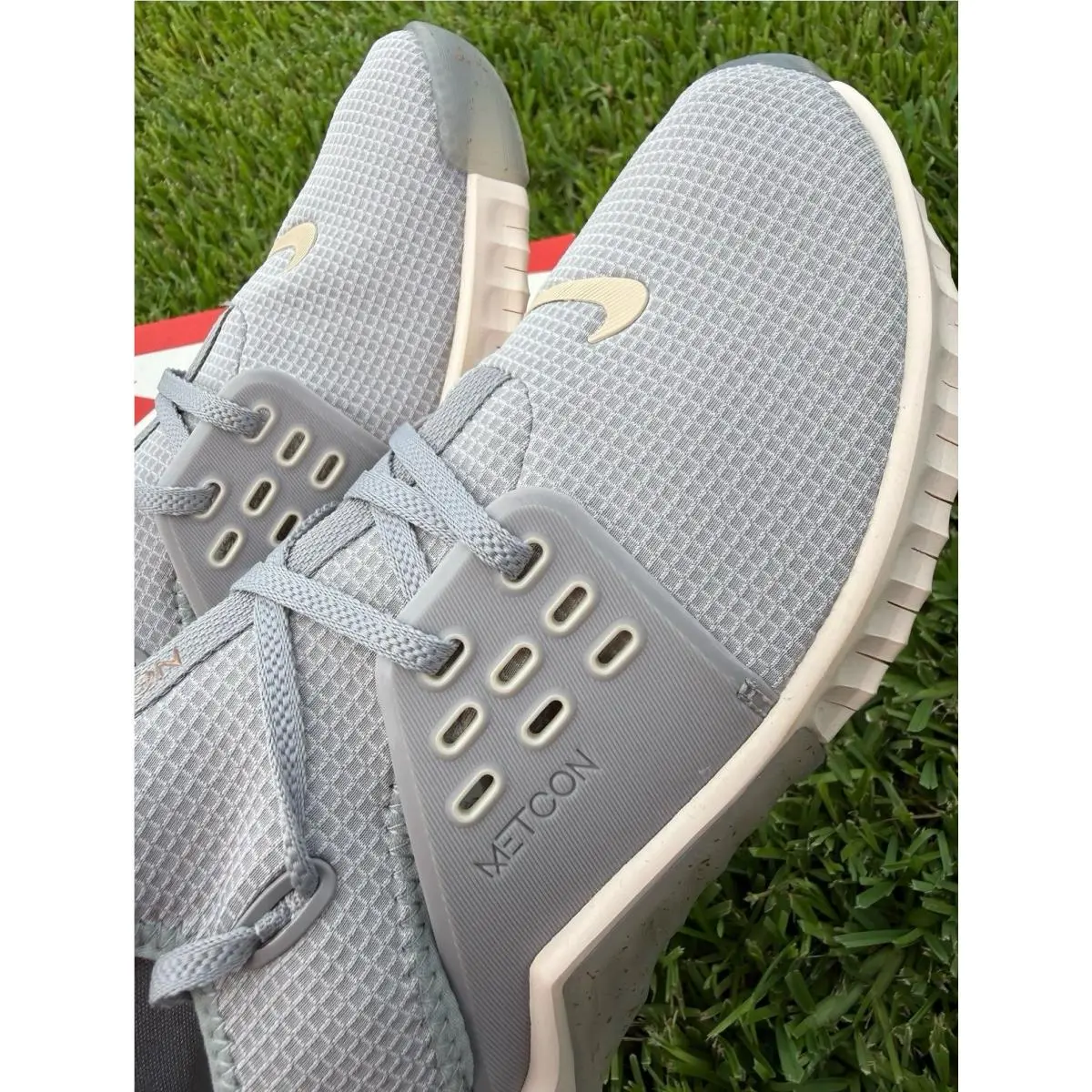 Nike shoes - Nike Essentialist - Essentialist - Beige 4