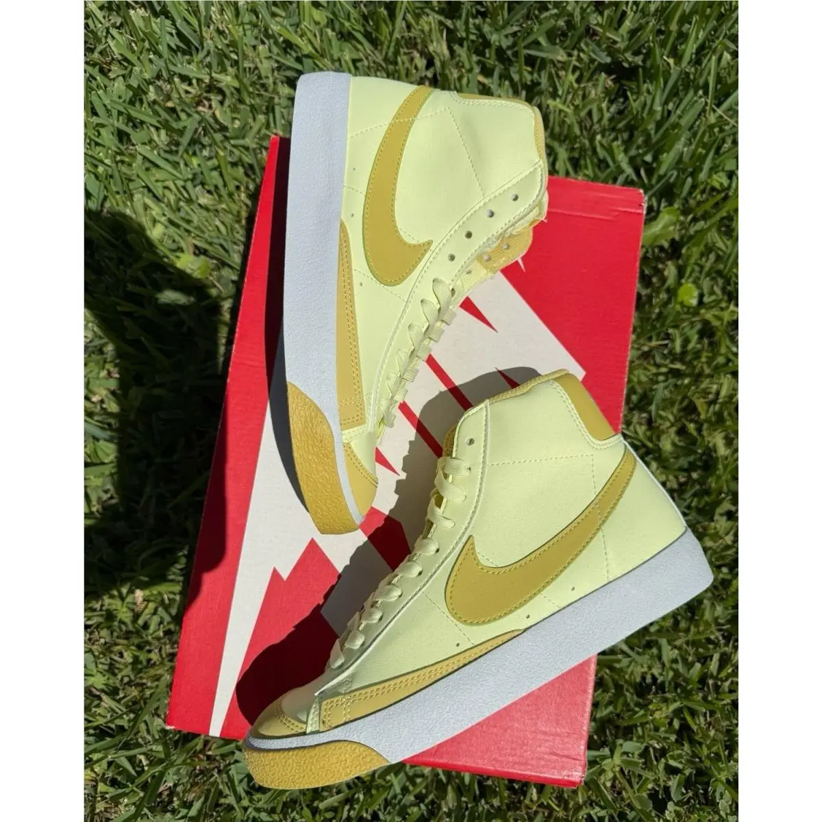 Nike shoes - Nike Essentialist - Essentialist - CITRON TINT 1