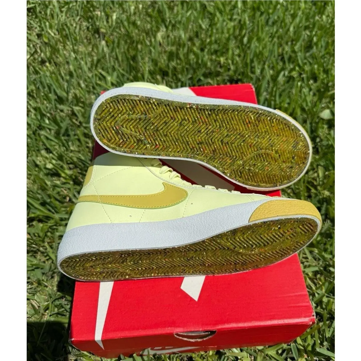 Nike shoes - Nike Essentialist - Essentialist - CITRON TINT 4