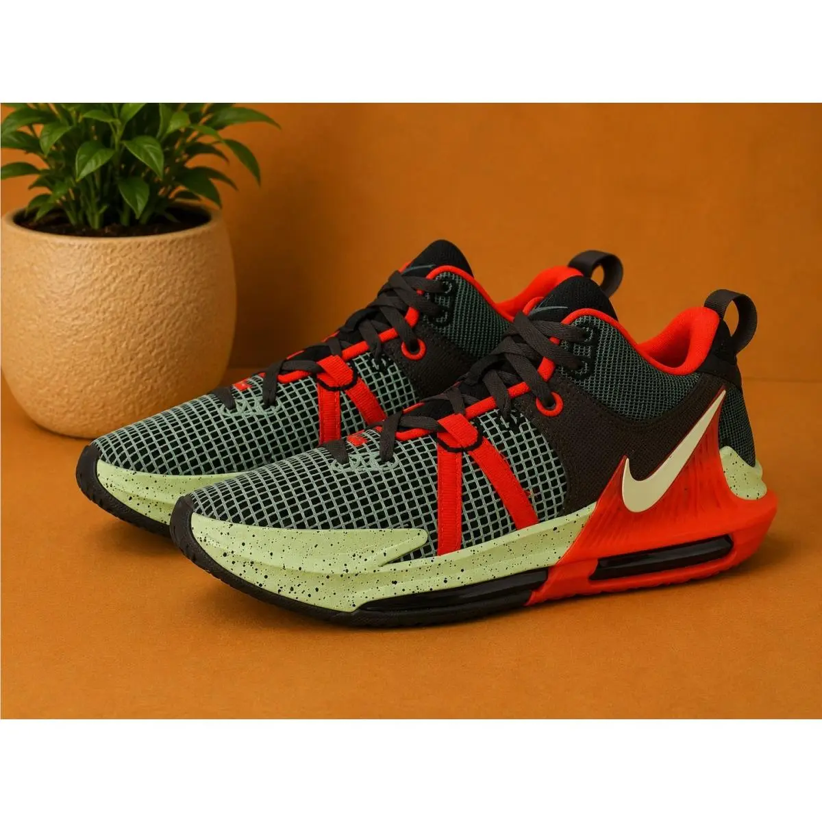 Nike Lebron Witness 7 Men`s Basketball Shoes Black/crimson Size 10.5
