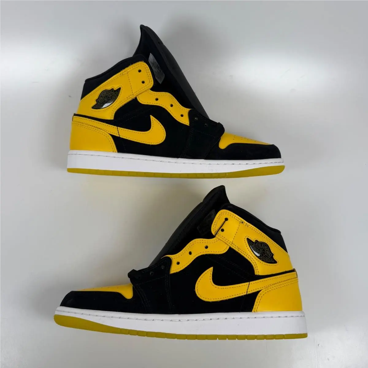 Nike shoes - Jordan 1 Mid New Love - Yellow 0