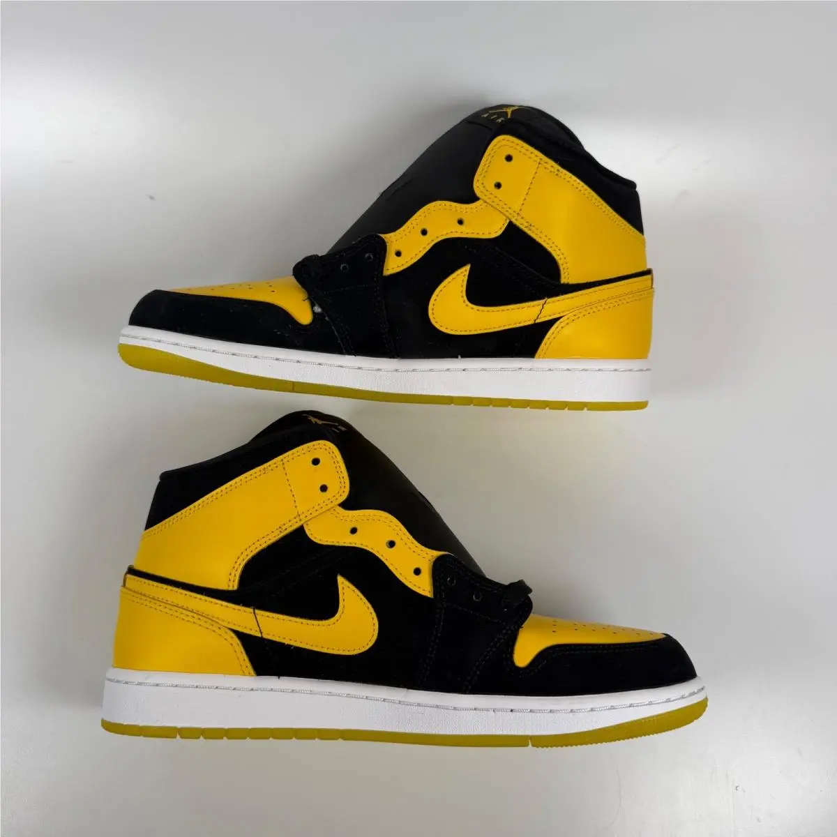 Nike shoes - Jordan 1 Mid New Love - Yellow 1