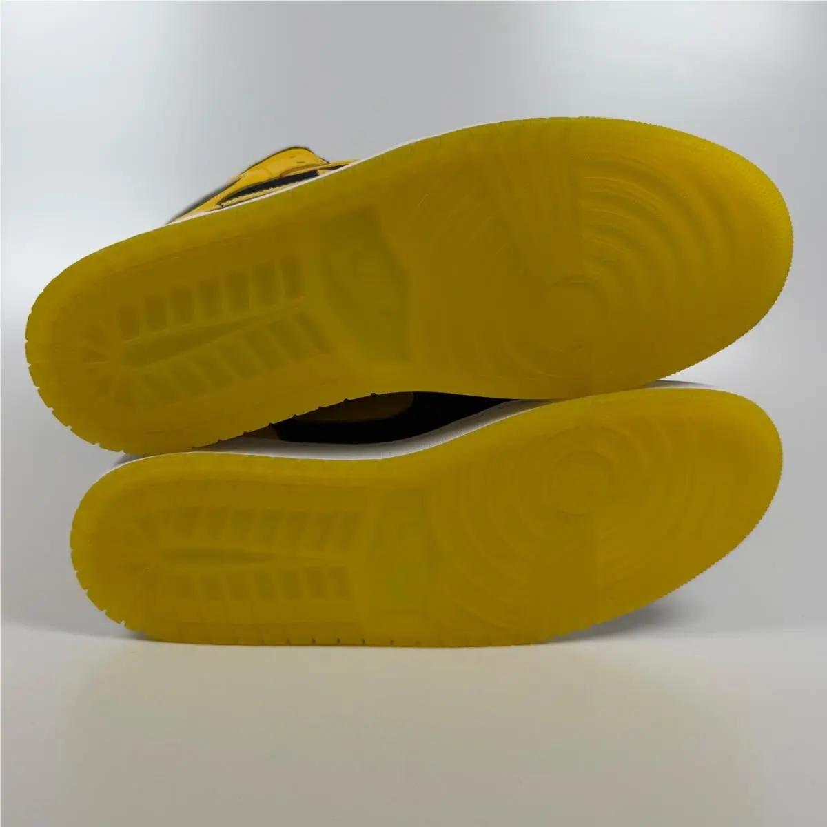 Nike shoes - Jordan 1 Mid New Love - Yellow 4
